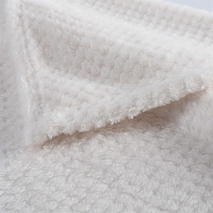 Pet Blanket Warm Soft Dog Blankets Washable Cat Throw Blankets Sofa Bed Couch Furniture Protector Cover for Small Medium Large Dogs Cats, White, 39" x 63"