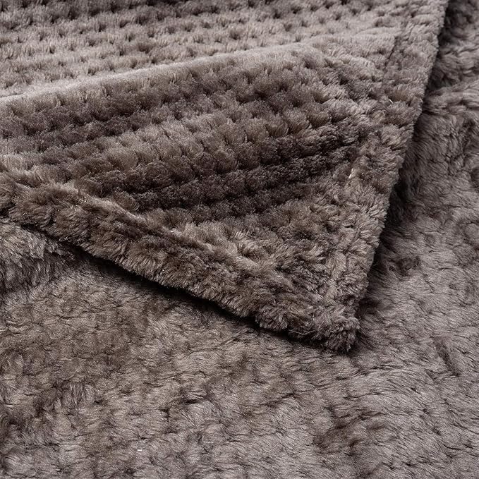 Pet Blanket Warm Soft Dog Blankets Washable Cat Throw Blankets Sofa Bed Couch Furniture Protector Cover for Small Medium Large Dogs Cats, Khaki, 20" x 28"